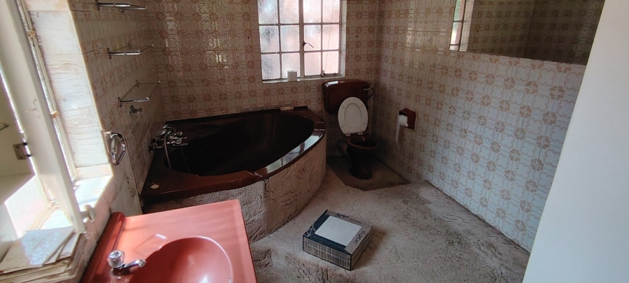 5 Bedroom Property for Sale in Flamwood North West